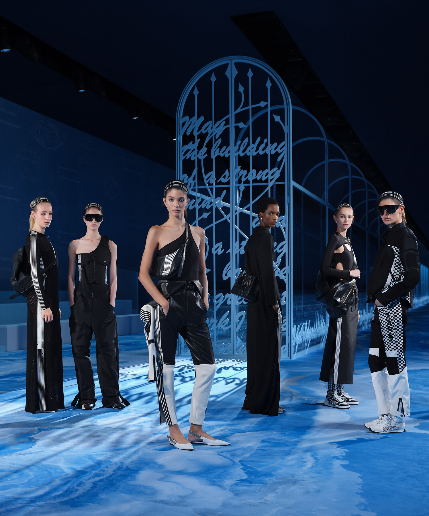 Relive the Spring-Summer 2025 Ready-To-Wear Show - Dior